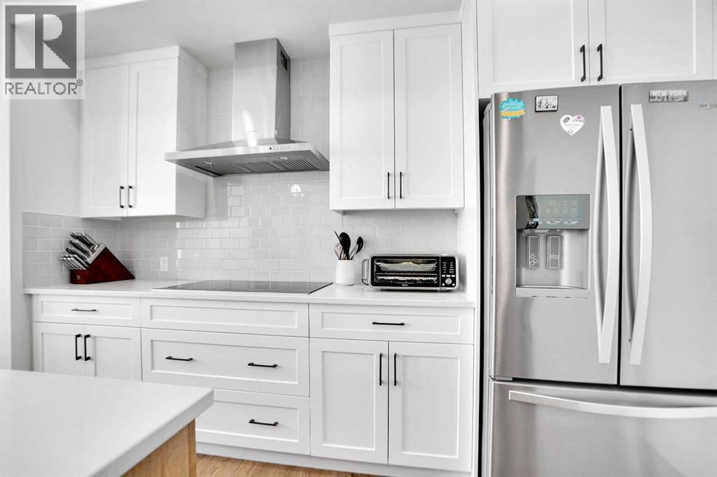 Single Family House for Sale in  Amblehurst Green NW Moraine Calgary 