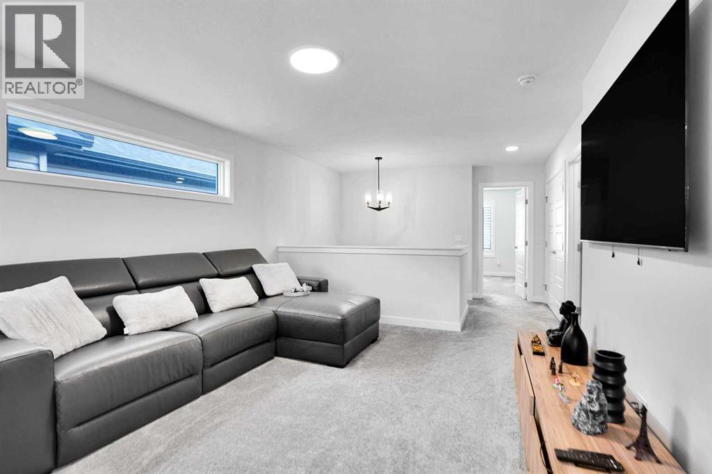 Single Family House for Sale in  Amblehurst Green NW Moraine Calgary 