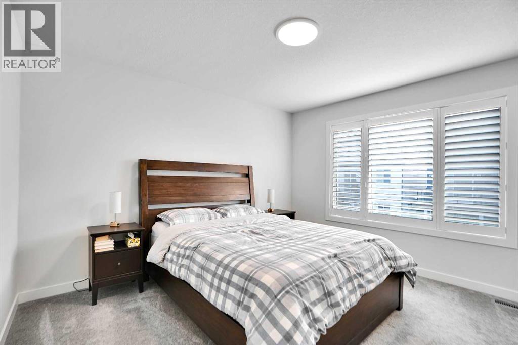 Single Family House for Sale in  Amblehurst Green NW Moraine Calgary 