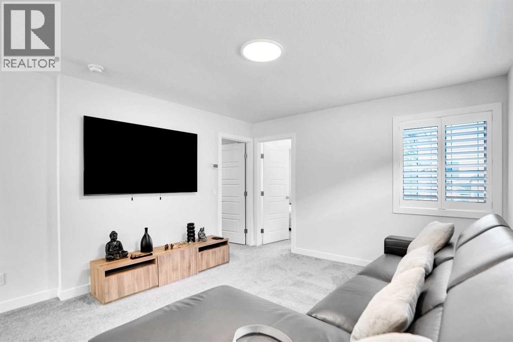 Single Family House for Sale in  Amblehurst Green NW Moraine Calgary 