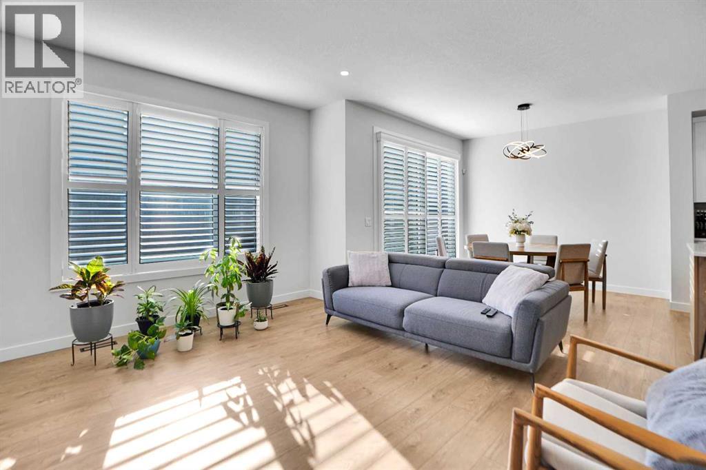 Single Family House for Sale in  Amblehurst Green NW Moraine Calgary 