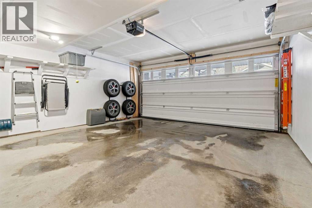 Single Family House for Sale in  Evanston Manor NW Evanston Calgary 