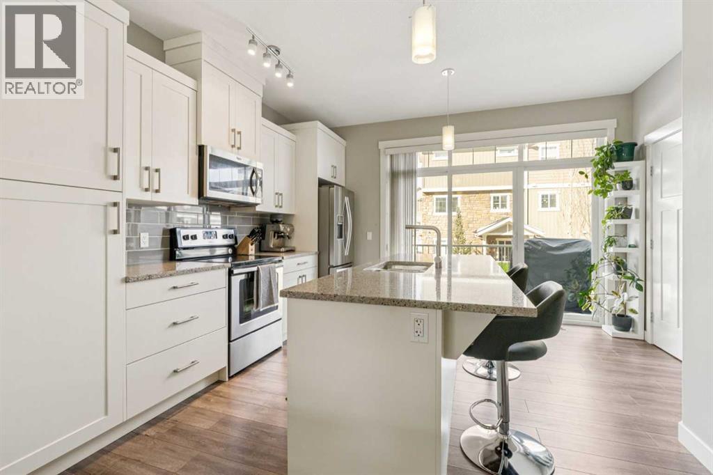 Single Family House for Sale in  Evanston Manor NW Evanston Calgary 