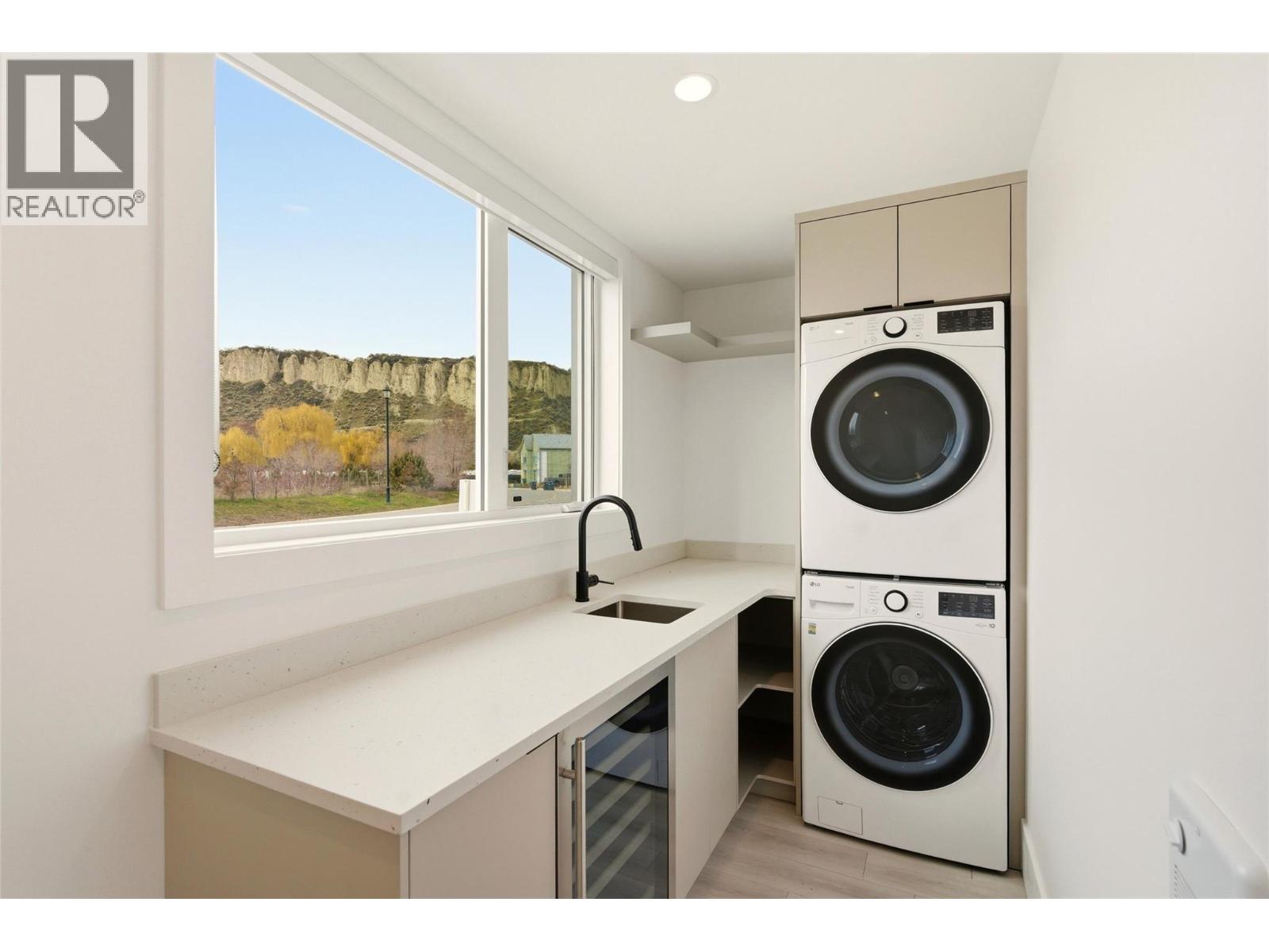 3170 Landry Crescent, Summerland