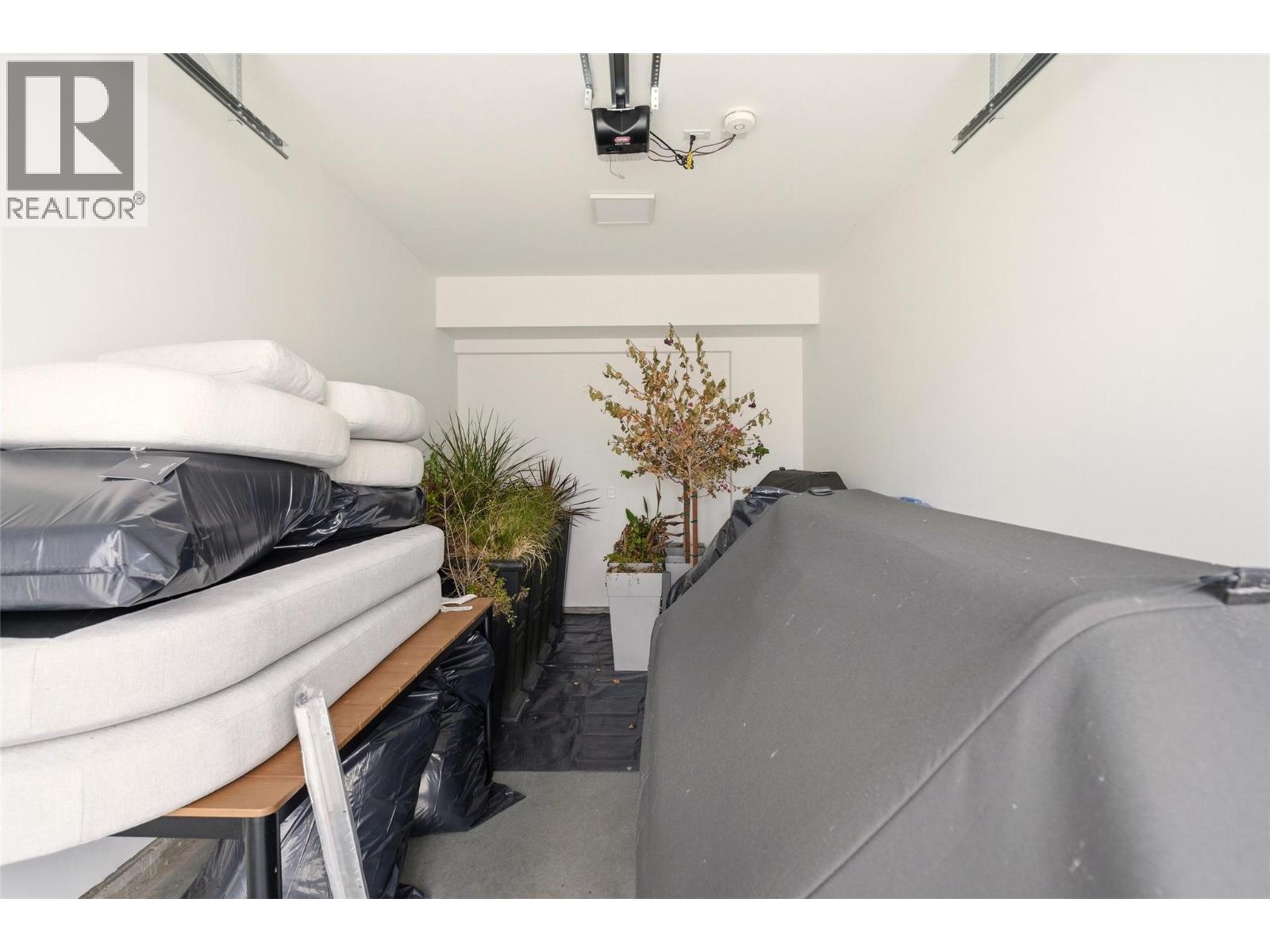 3170 Landry Crescent, Summerland