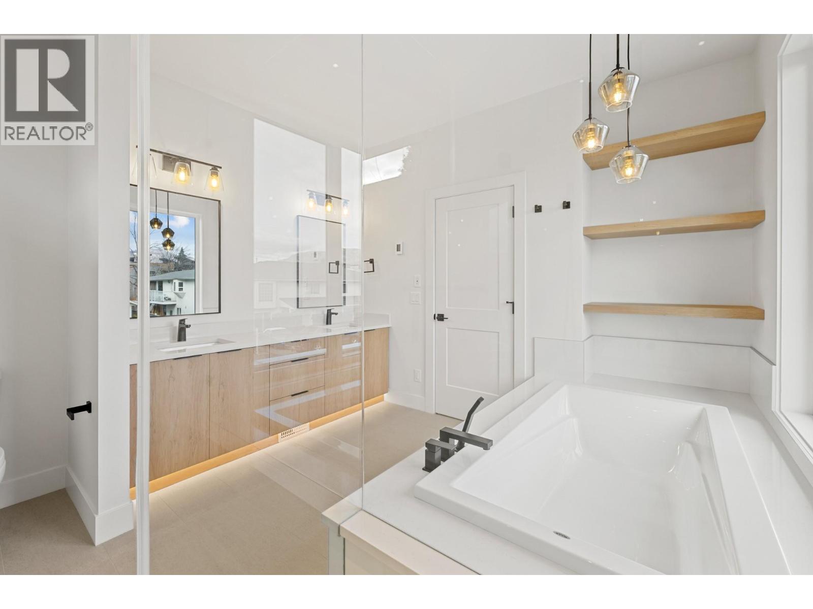  763 Patterson Avenue, Kelowna