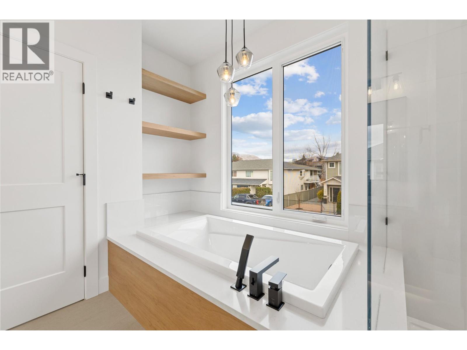  763 Patterson Avenue, Kelowna