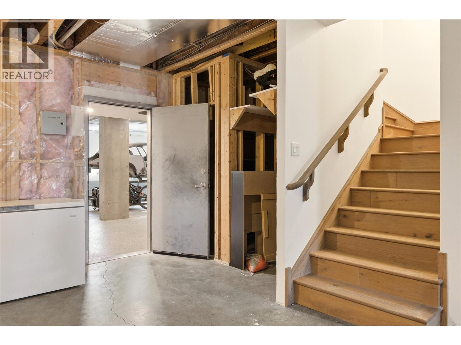  347 Braeloch Road North, Kelowna