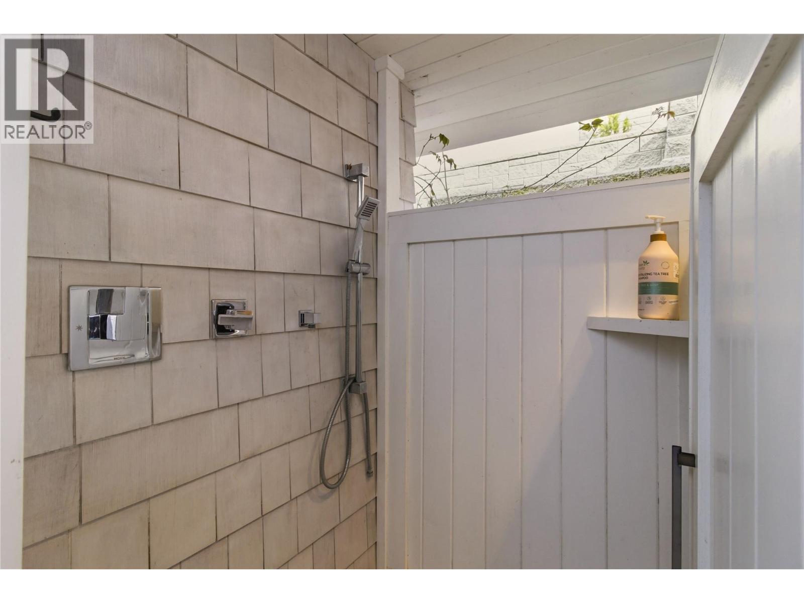  347 Braeloch Road North, Kelowna