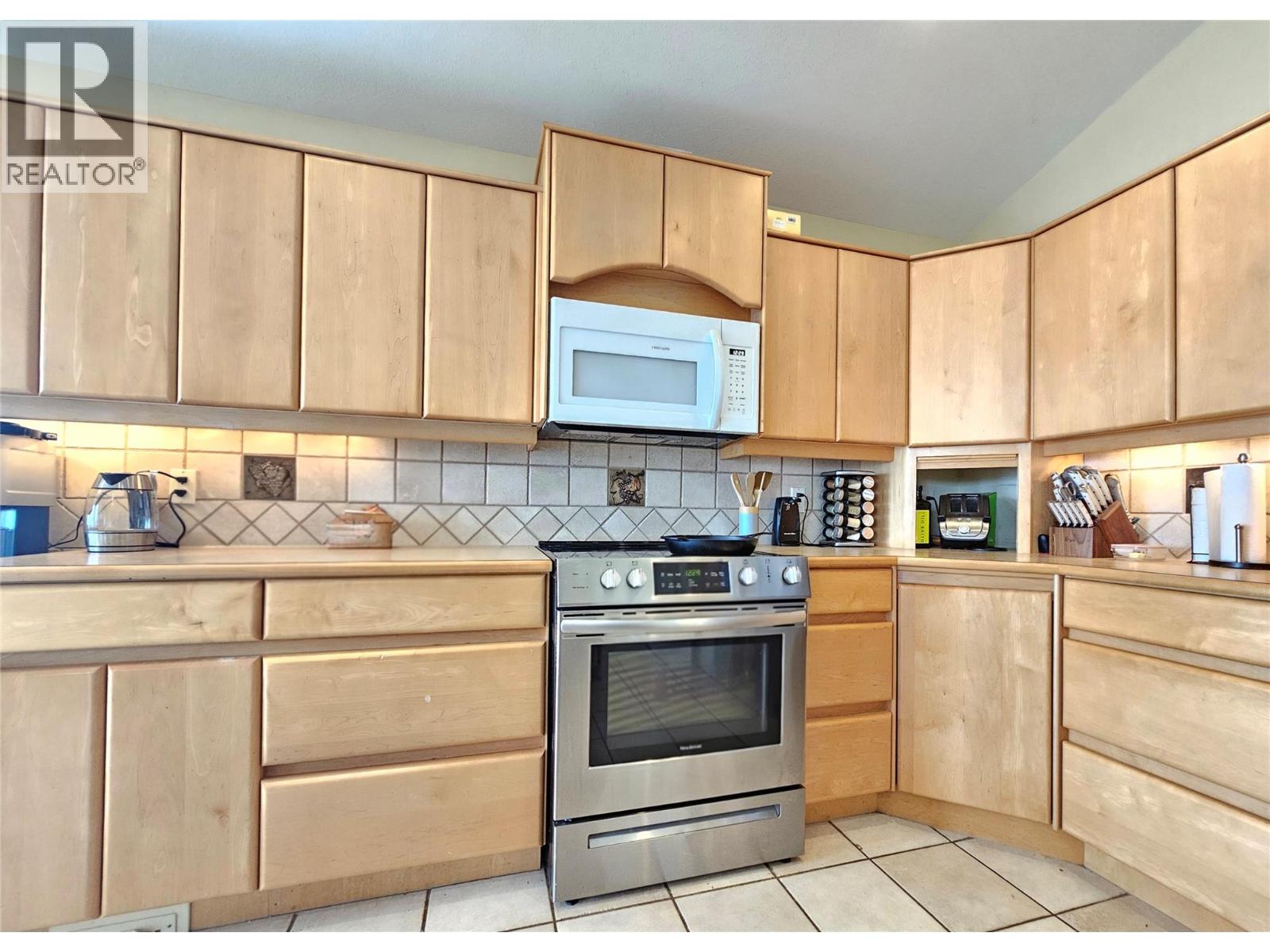 3617 Gala View Drive, West Kelowna