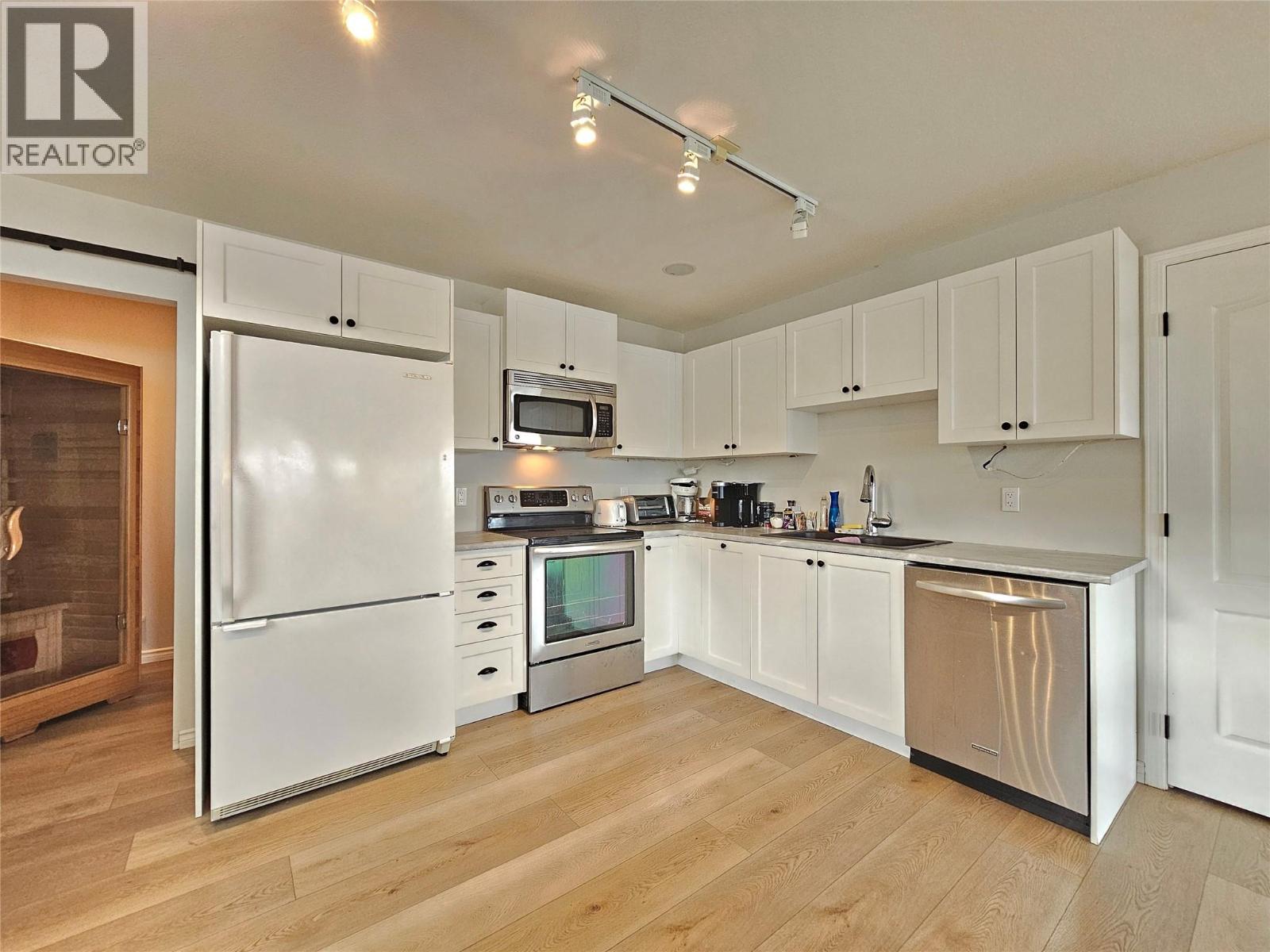 3617 Gala View Drive, West Kelowna