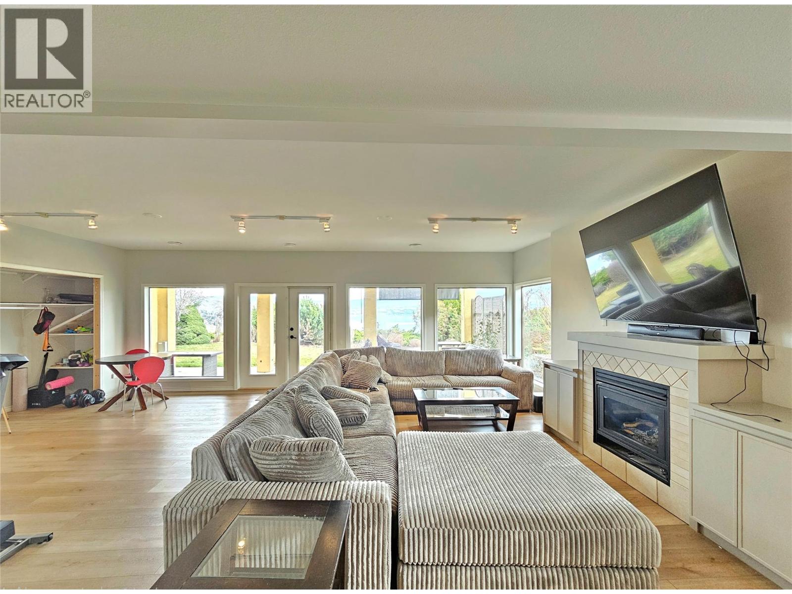 3617 Gala View Drive, West Kelowna