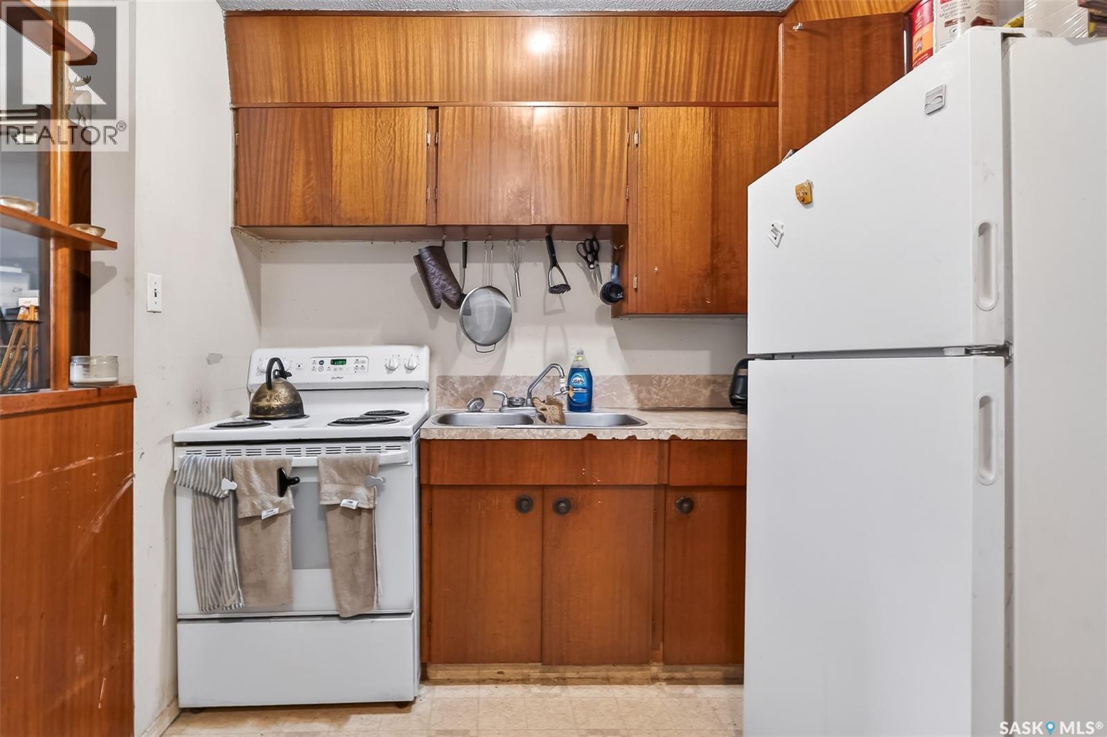 308-312 FAIRFORD STREET W - 30