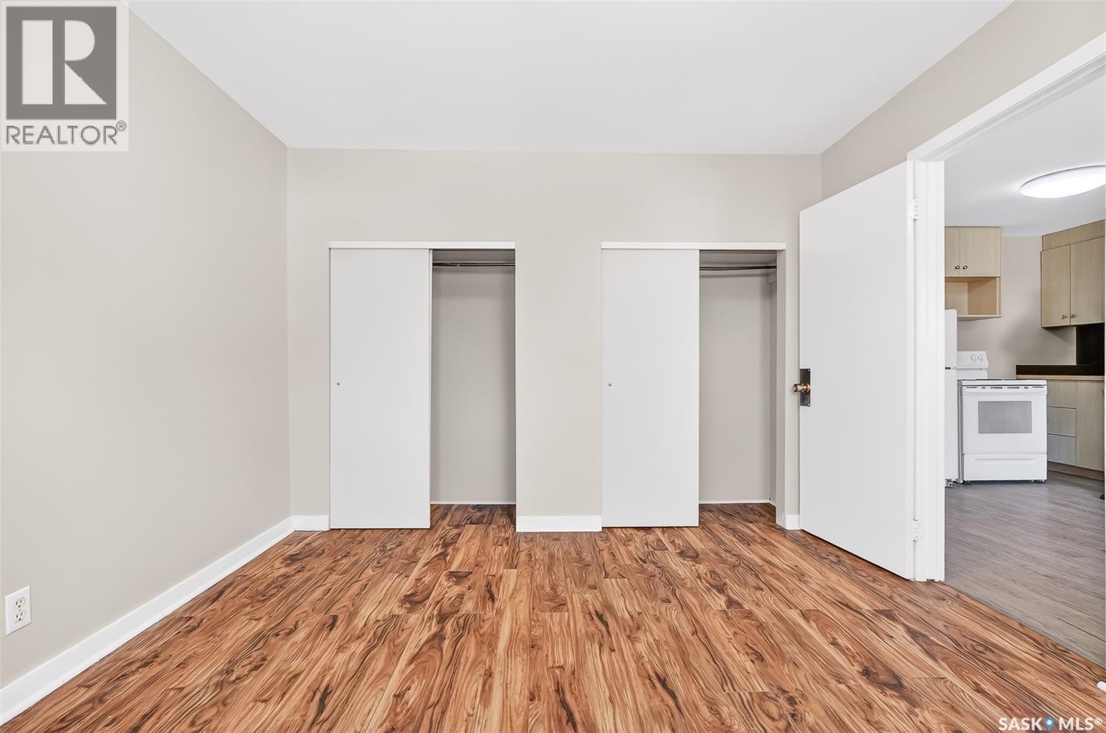 308-312 FAIRFORD STREET W - 10