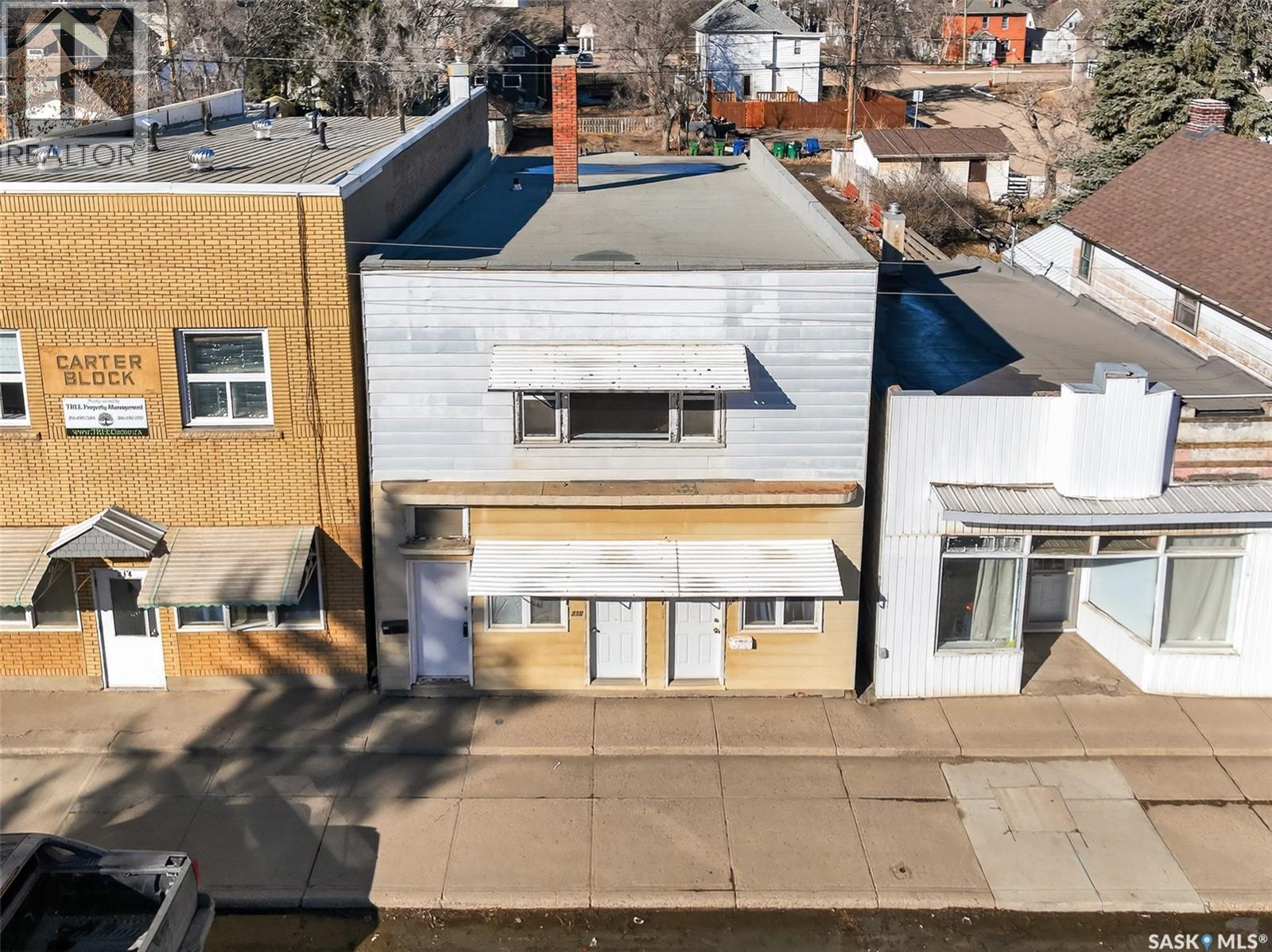 308-312 FAIRFORD STREET W - 36