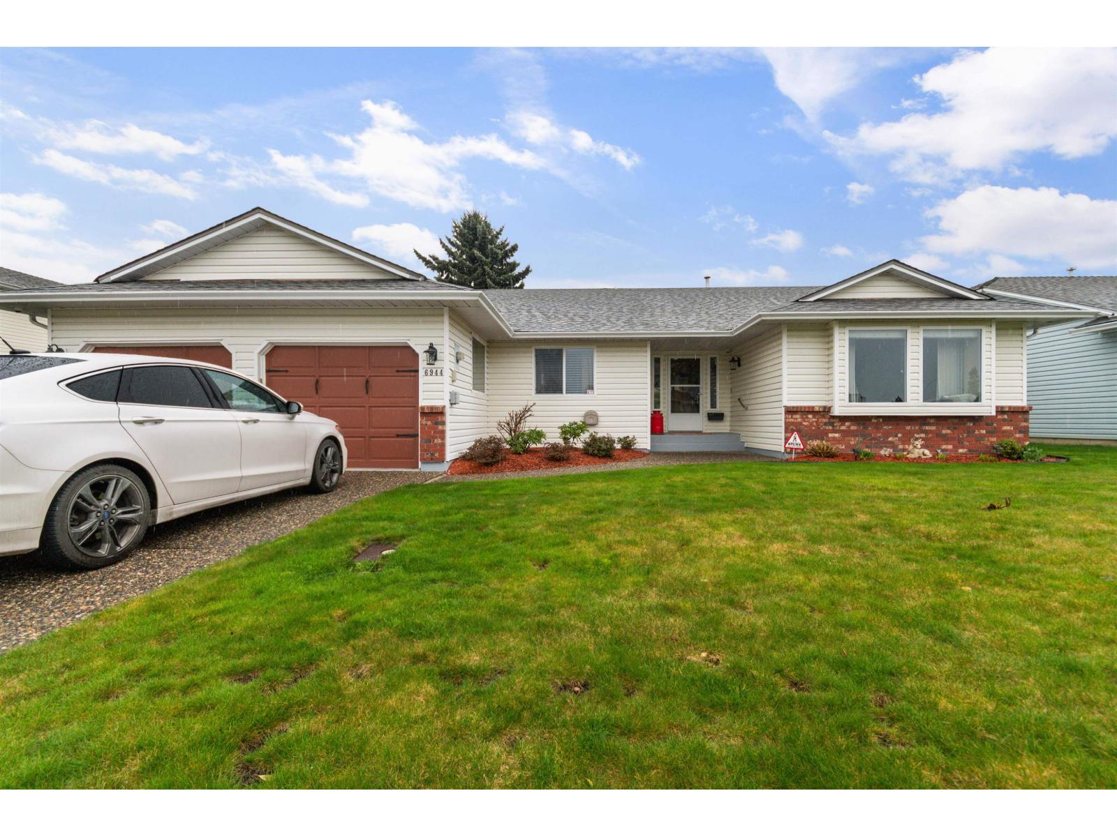 6944 COACH LAMP DRIVE, Sardis West Vedder, Chilliwack