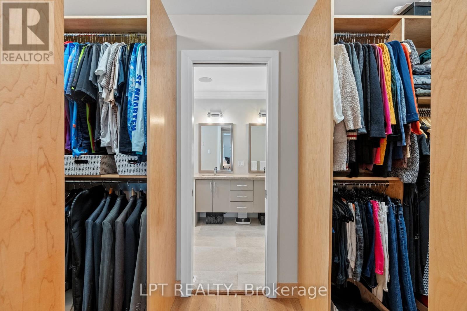 Walk in closet!