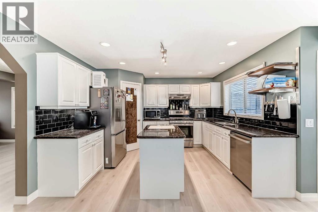 Single Family House for Sale in  Scimitar Bay NW Scenic Acres Calgary 