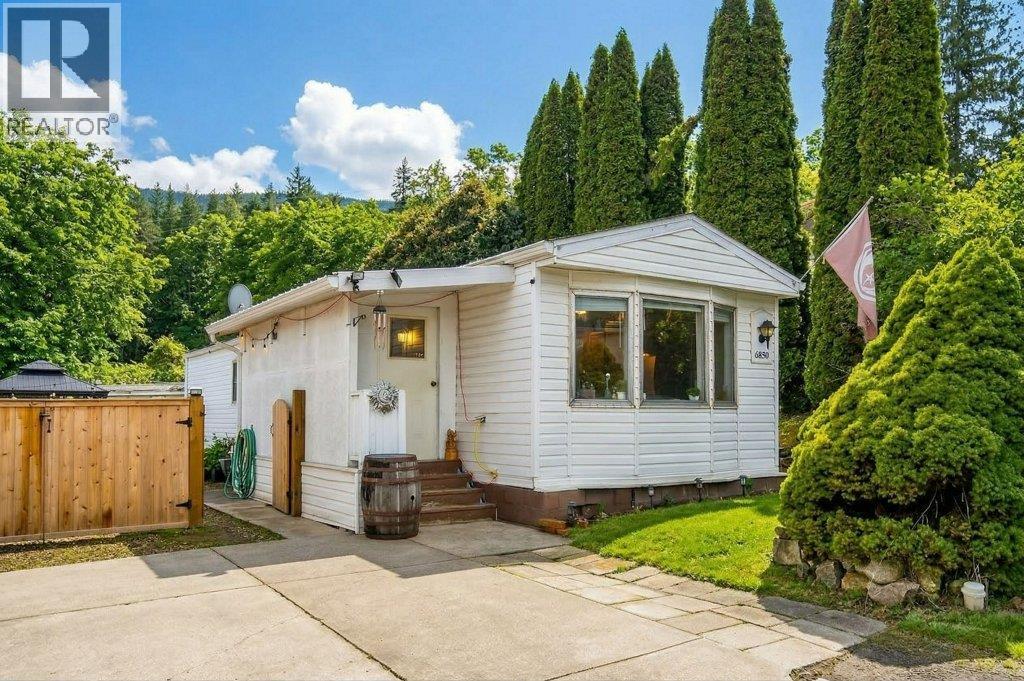  6850 53 Street Northeast, Salmon Arm