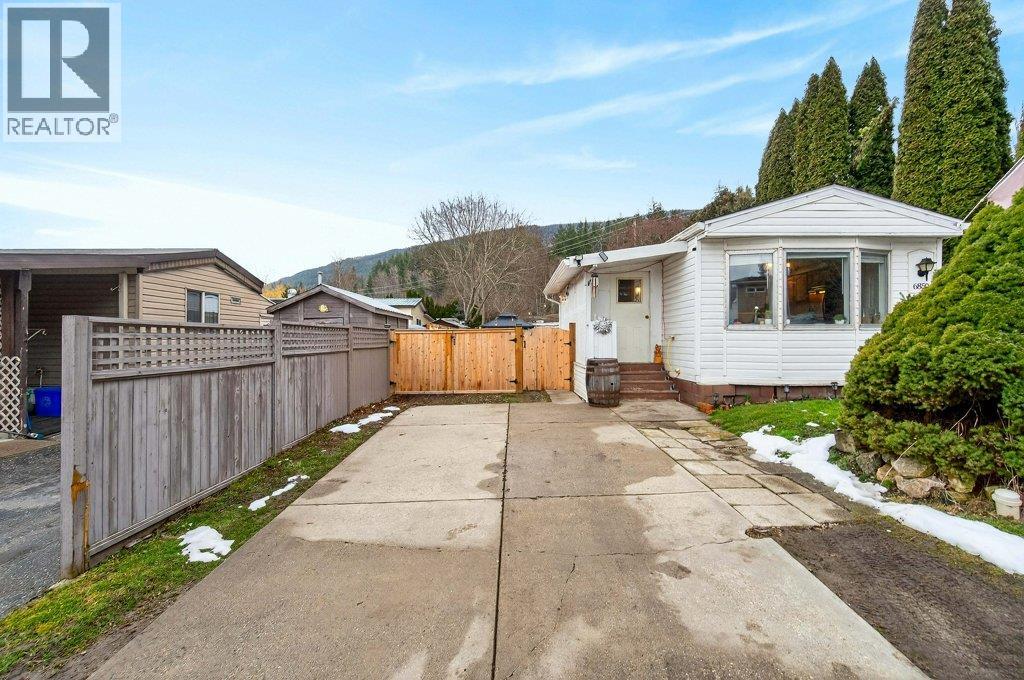  6850 53 Street Northeast, Salmon Arm