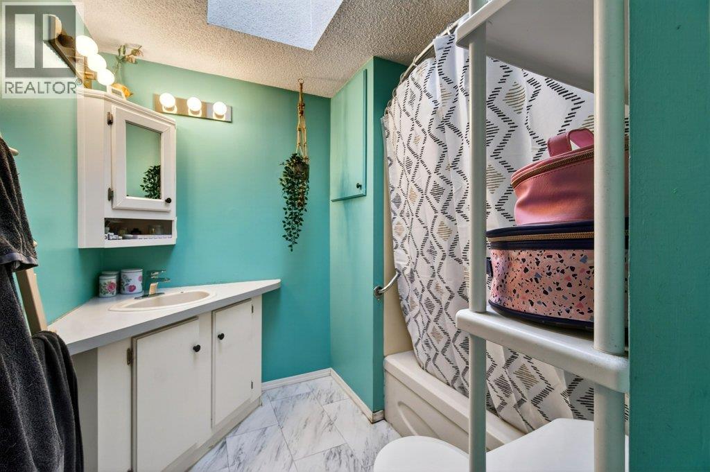  6850 53 Street Northeast, Salmon Arm