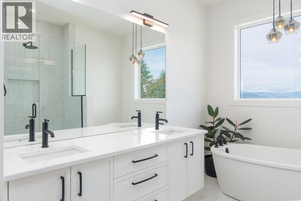 1160 16 Avenue SE, Salmon Arm