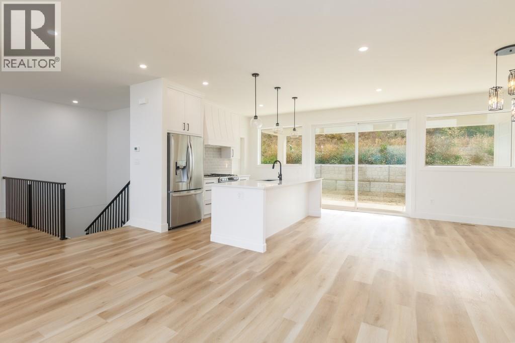 1160 16 Avenue SE, Salmon Arm