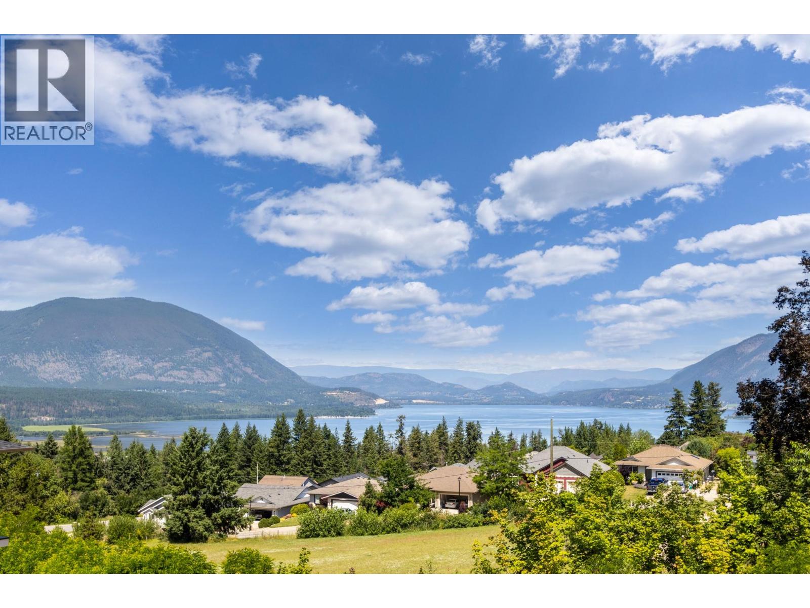 1160 16 Avenue SE, Salmon Arm