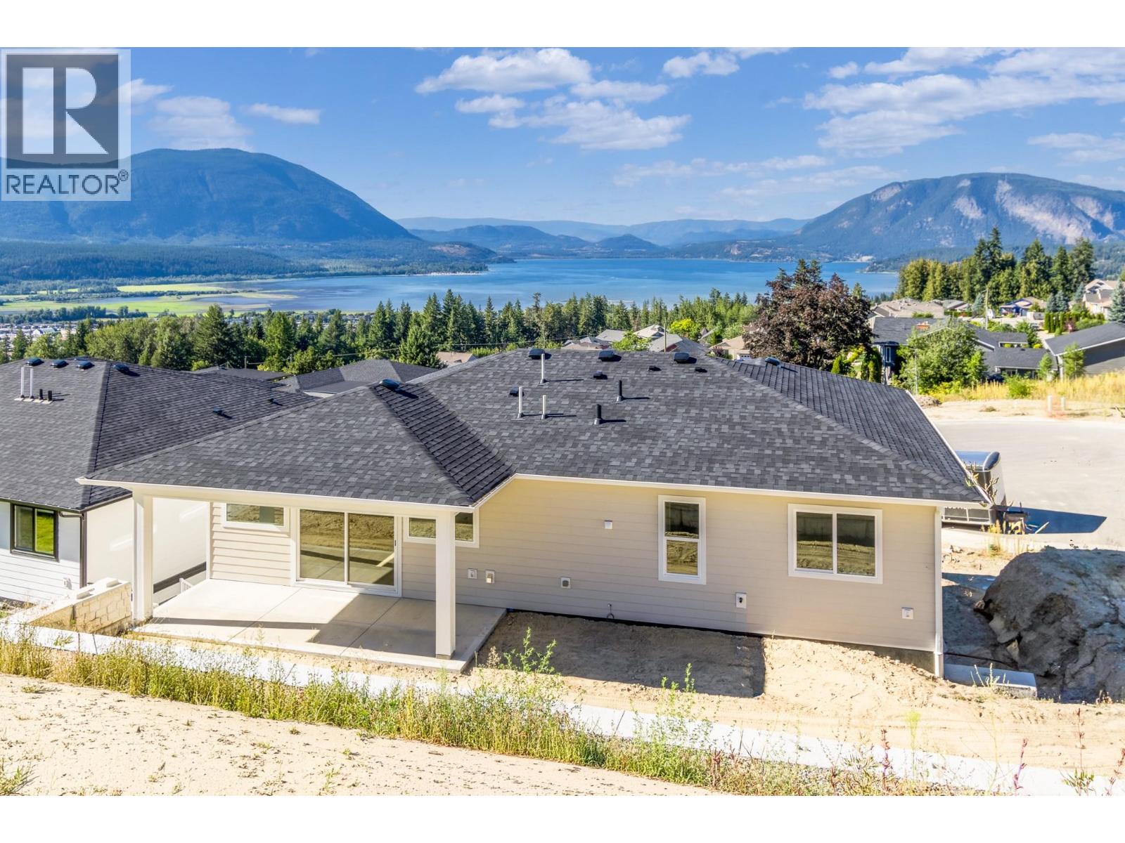 1160 16 Avenue SE, Salmon Arm