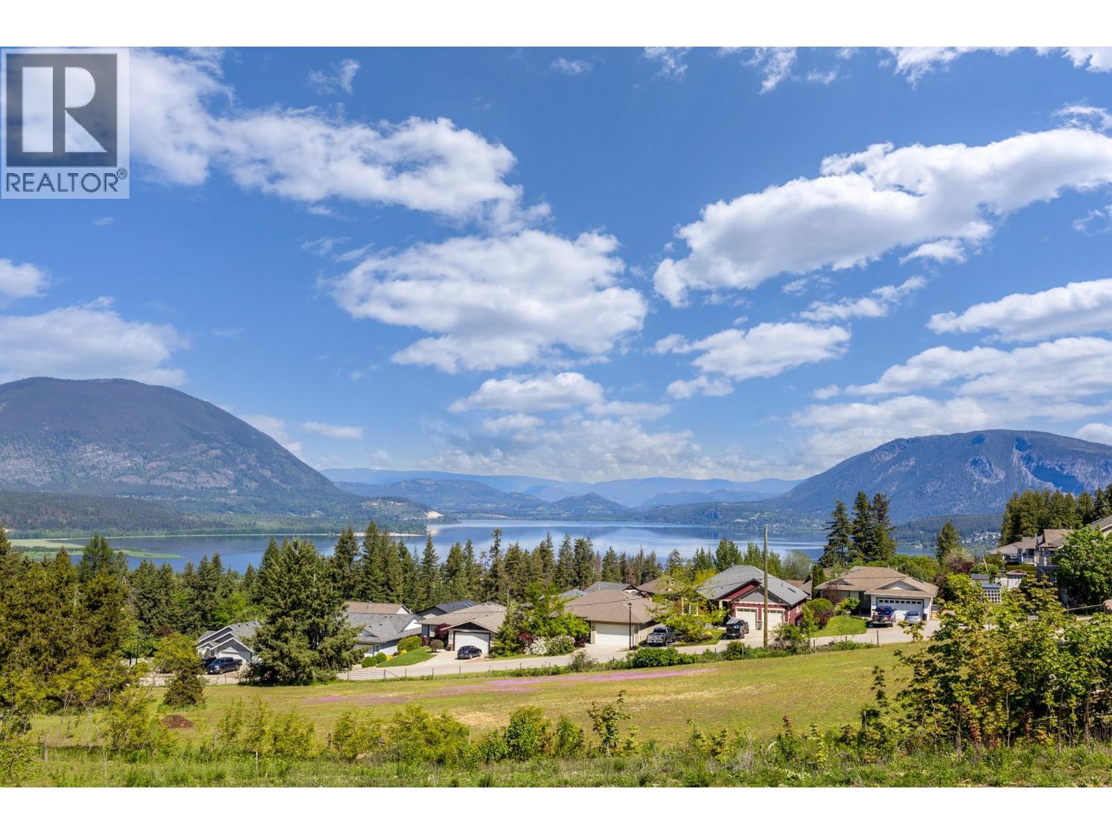1160 16 Avenue SE, Salmon Arm