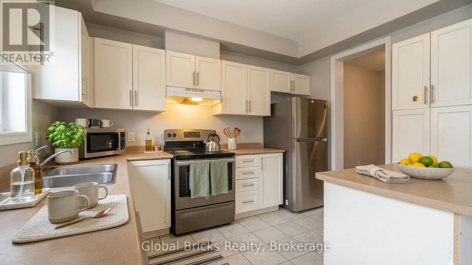 10 Dillon Drive, Brampton, ON photo 12