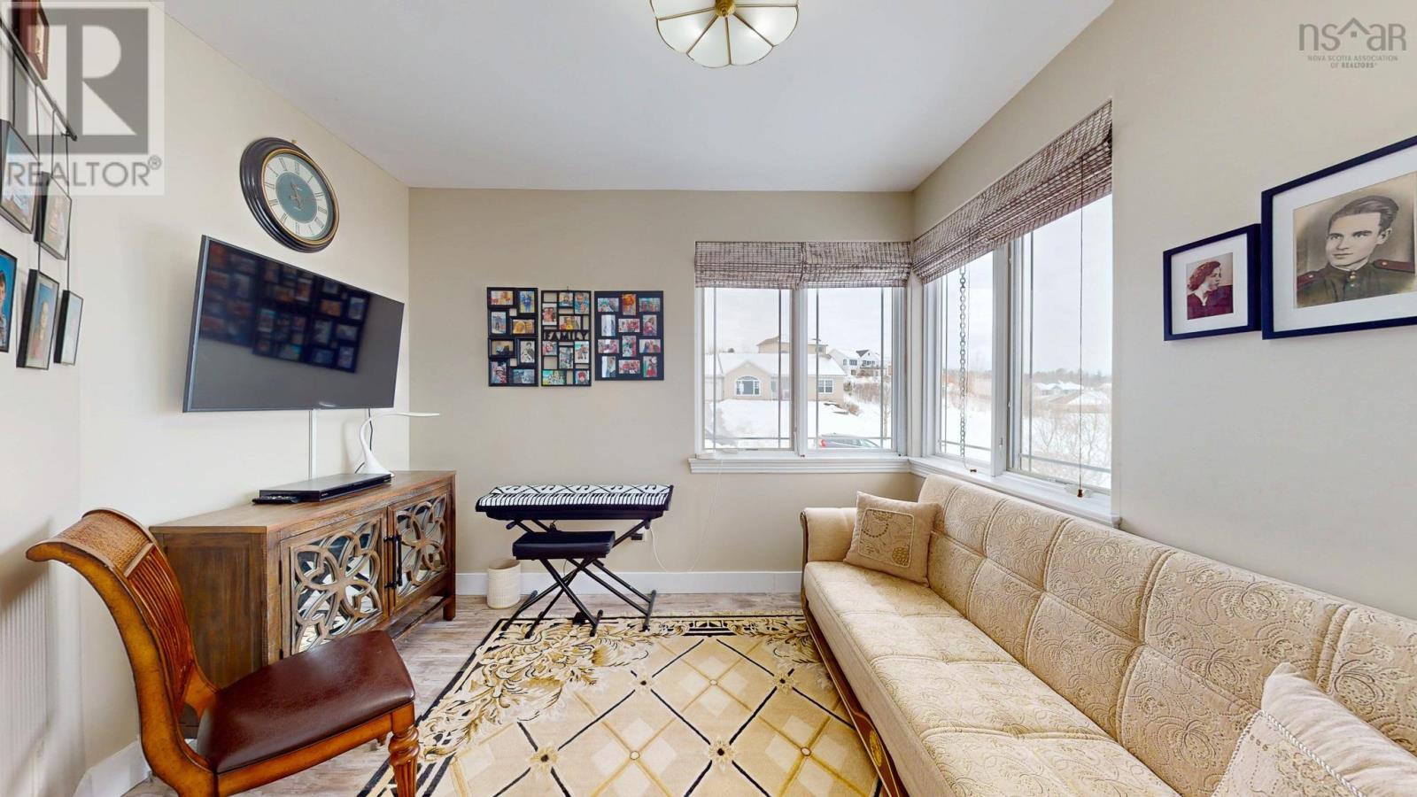 Property 24 of 49 of 31 Falcon Drive