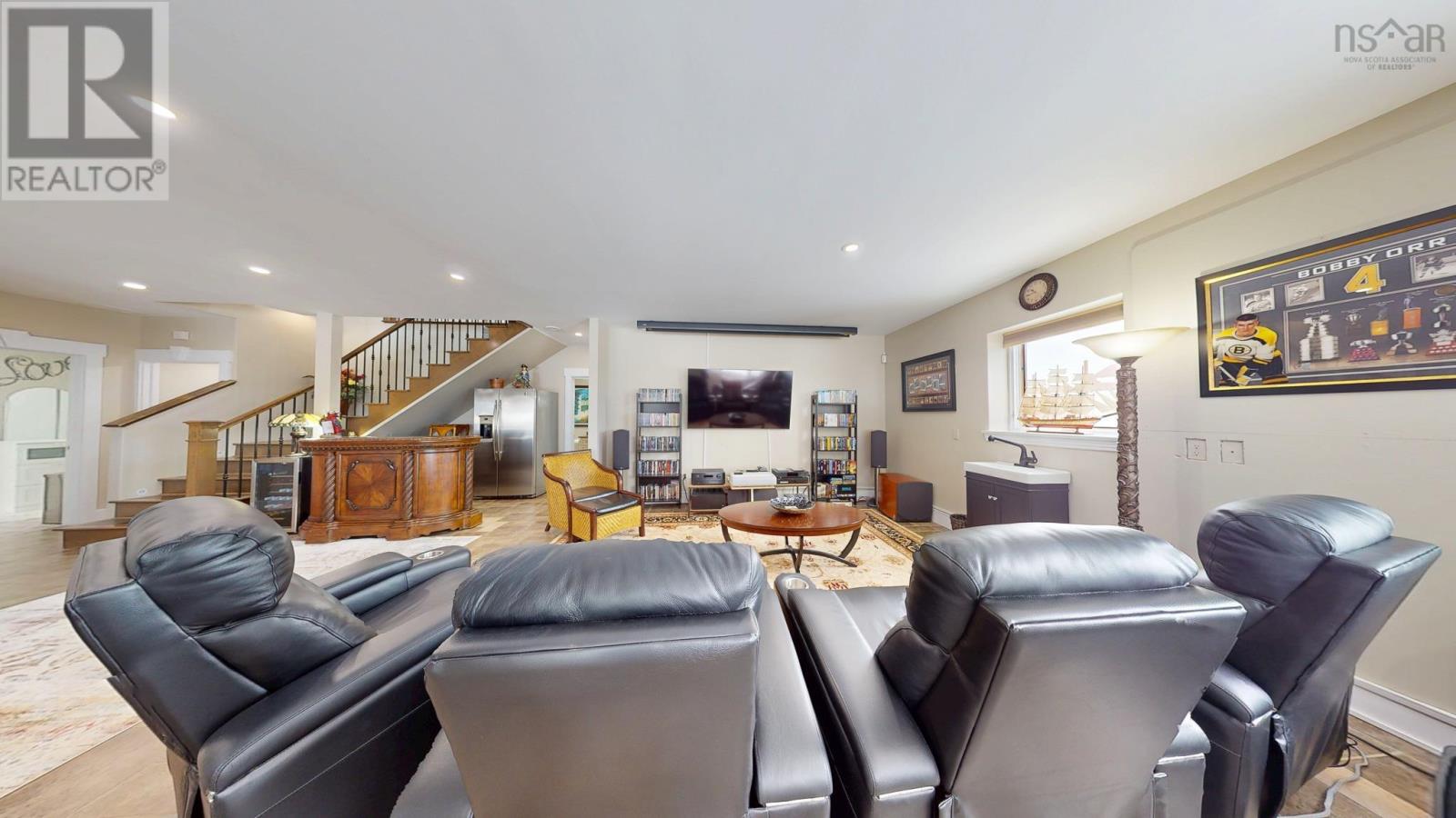 31 FALCON DRIVE - 31