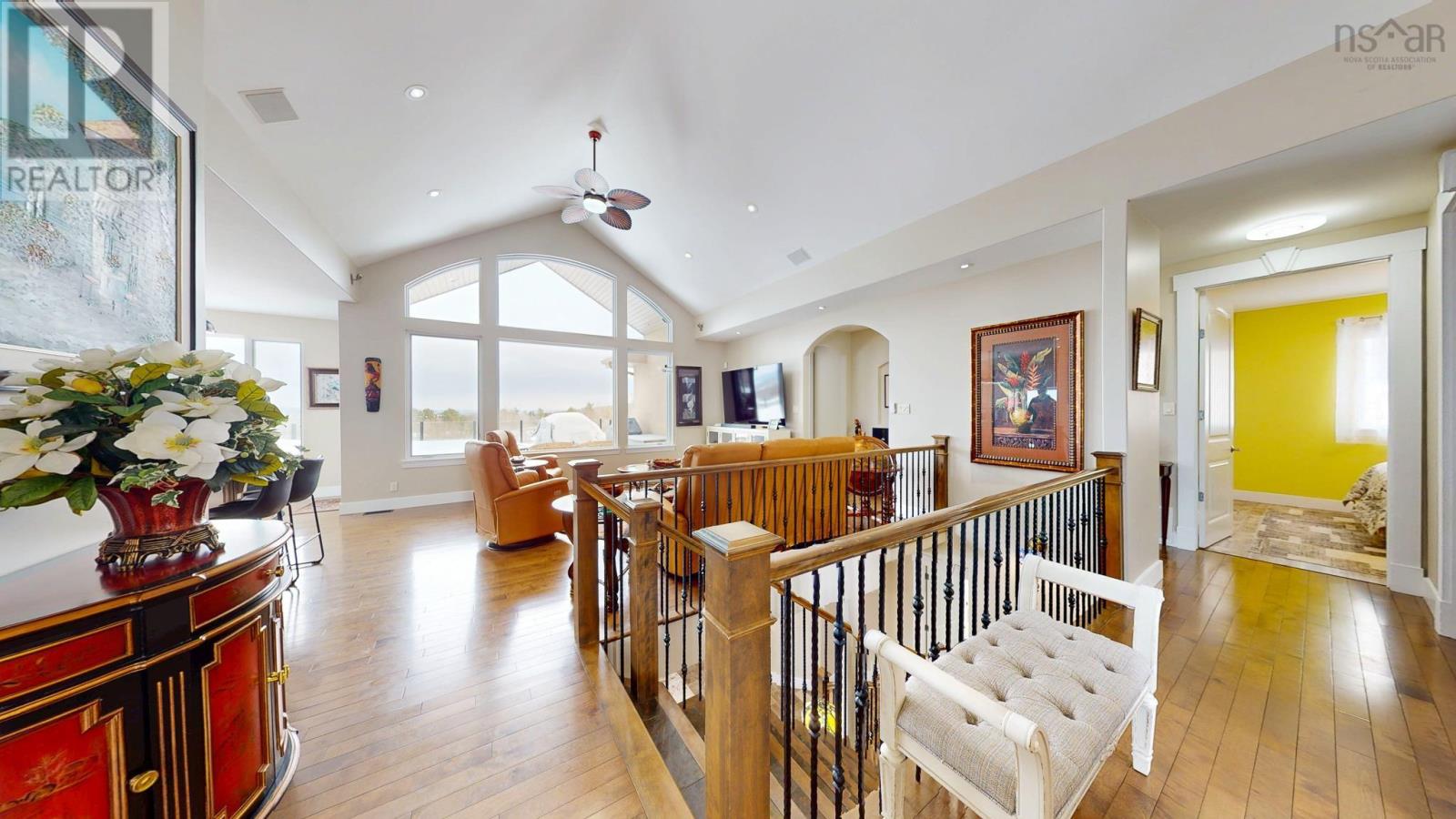 Property 4 of 49 of 31 Falcon Drive