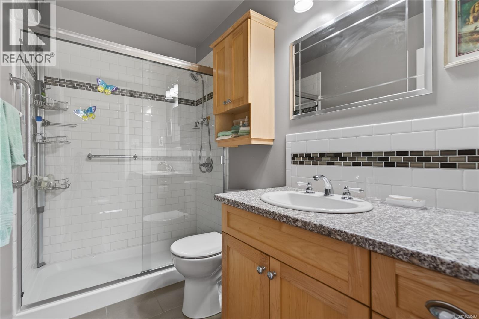 #7 650 YORKSHIRE DR - 18