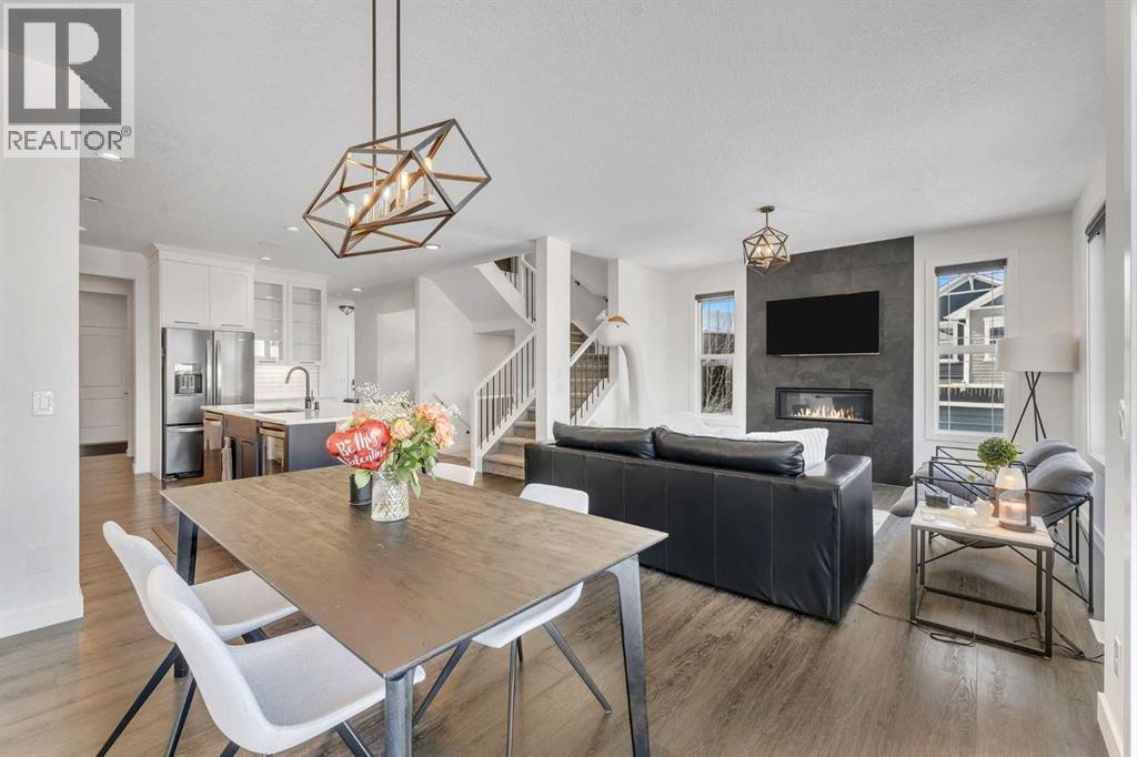 Single Family House for Sale in  Crestmont Drive SW Crestmont Calgary 