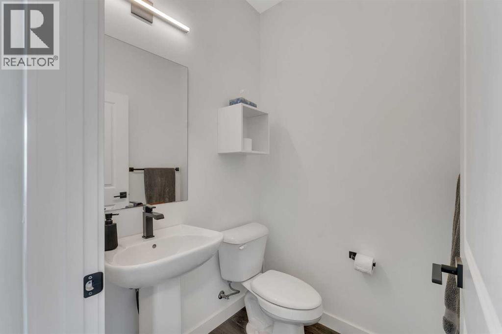 Single Family House for Sale in  Crestmont Drive SW Crestmont Calgary 