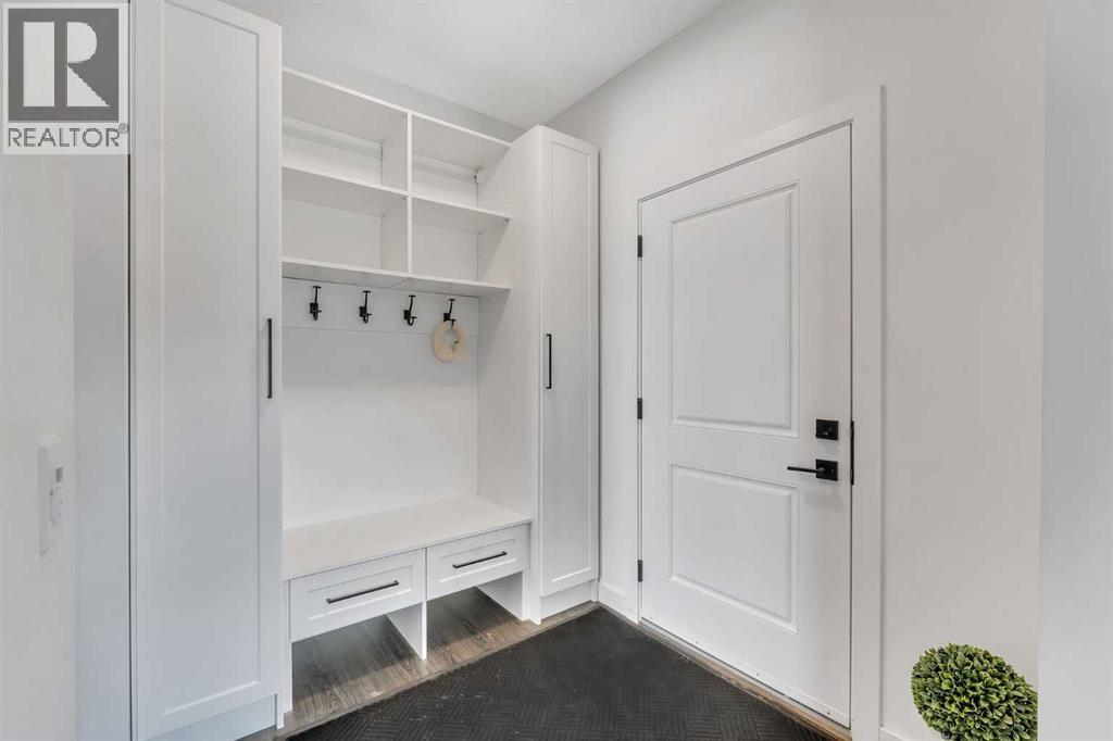 Single Family House for Sale in  Crestmont Drive SW Crestmont Calgary 