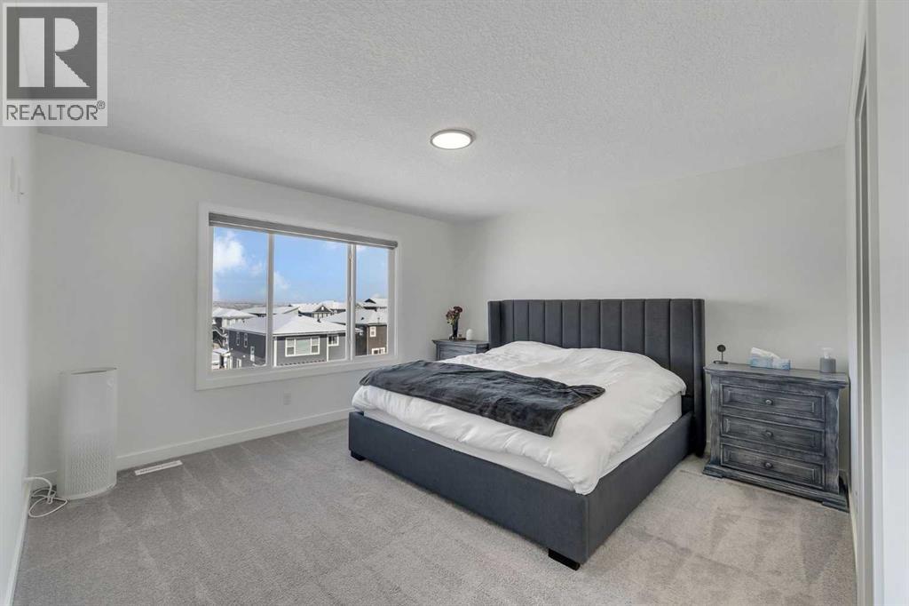 Single Family House for Sale in  Crestmont Drive SW Crestmont Calgary 