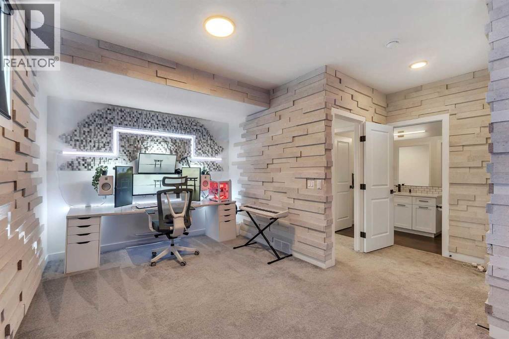 Single Family House for Sale in  Crestmont Drive SW Crestmont Calgary 