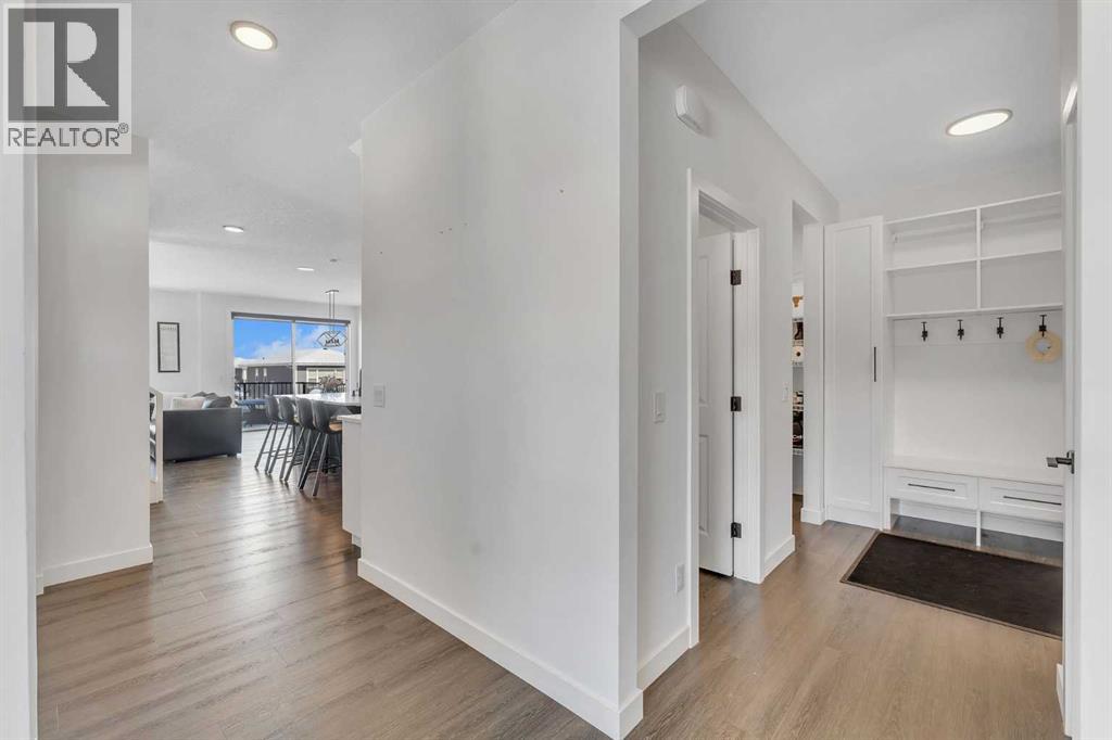 Single Family House for Sale in  Crestmont Drive SW Crestmont Calgary 