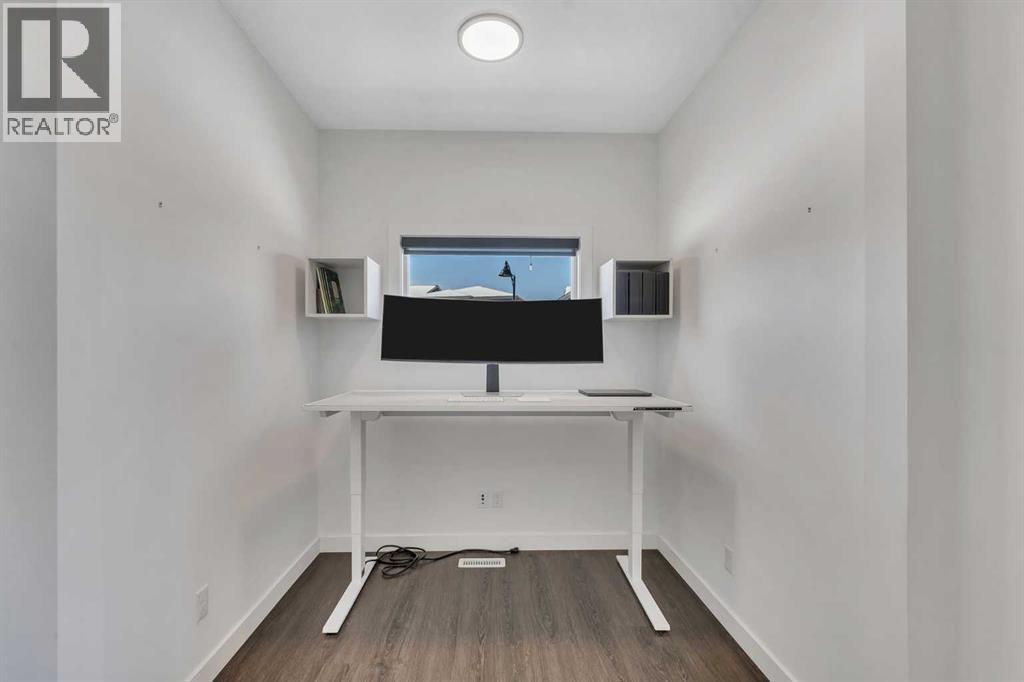 Single Family House for Sale in  Crestmont Drive SW Crestmont Calgary 