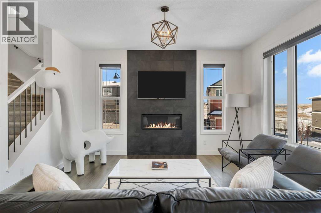 Single Family House for Sale in  Crestmont Drive SW Crestmont Calgary 