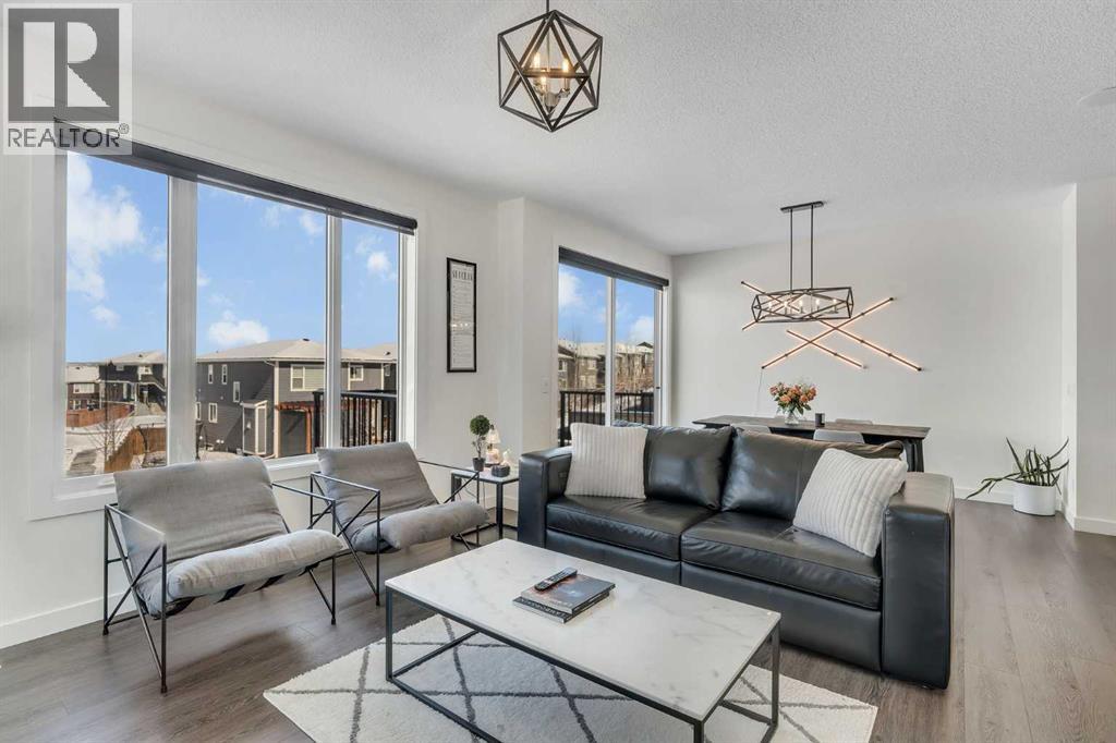 Single Family House for Sale in  Crestmont Drive SW Crestmont Calgary 