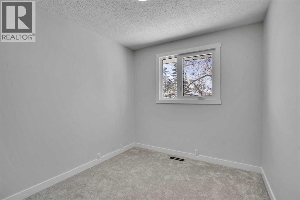 7842 21A Street SE, Calgary, Alberta