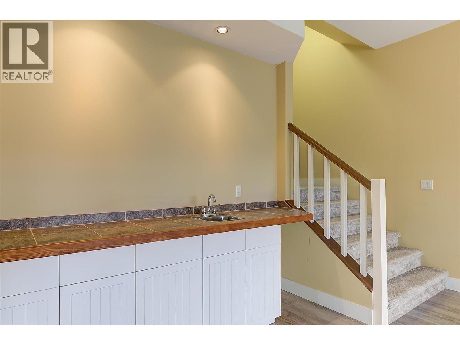 165 Terrace Hill Place, Kelowna