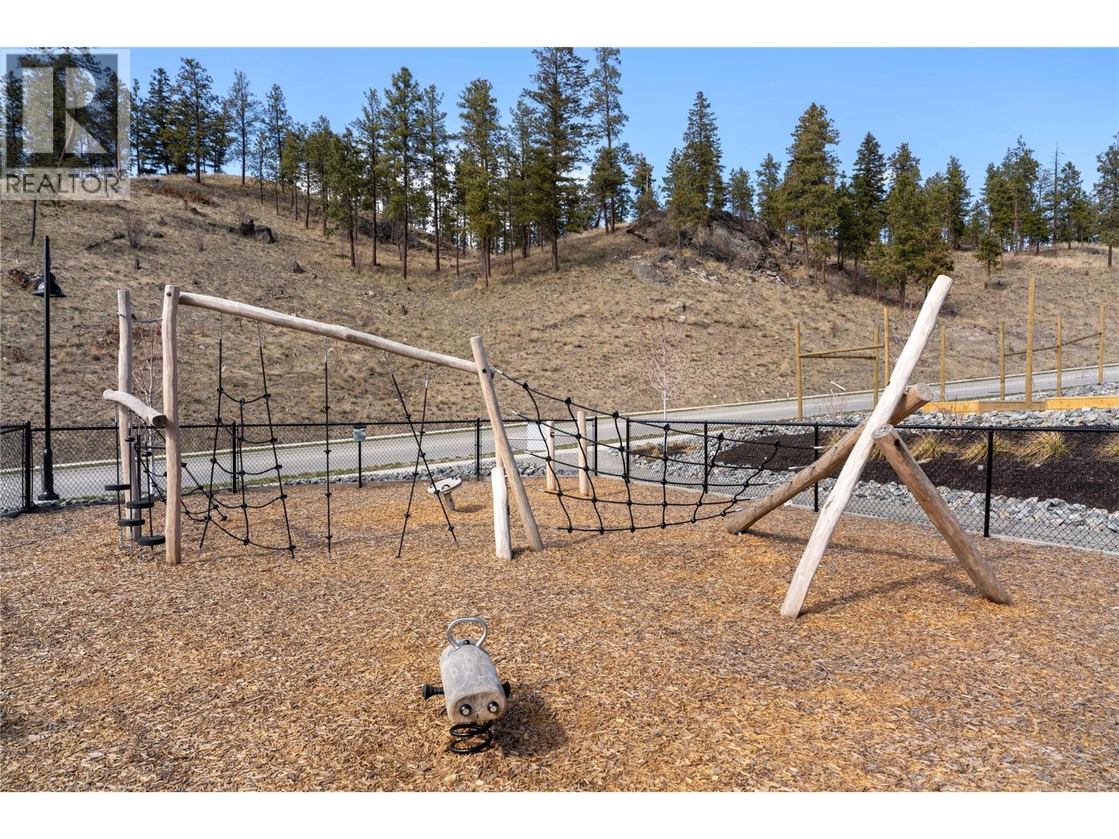 3417 Hilltown Close, Kelowna