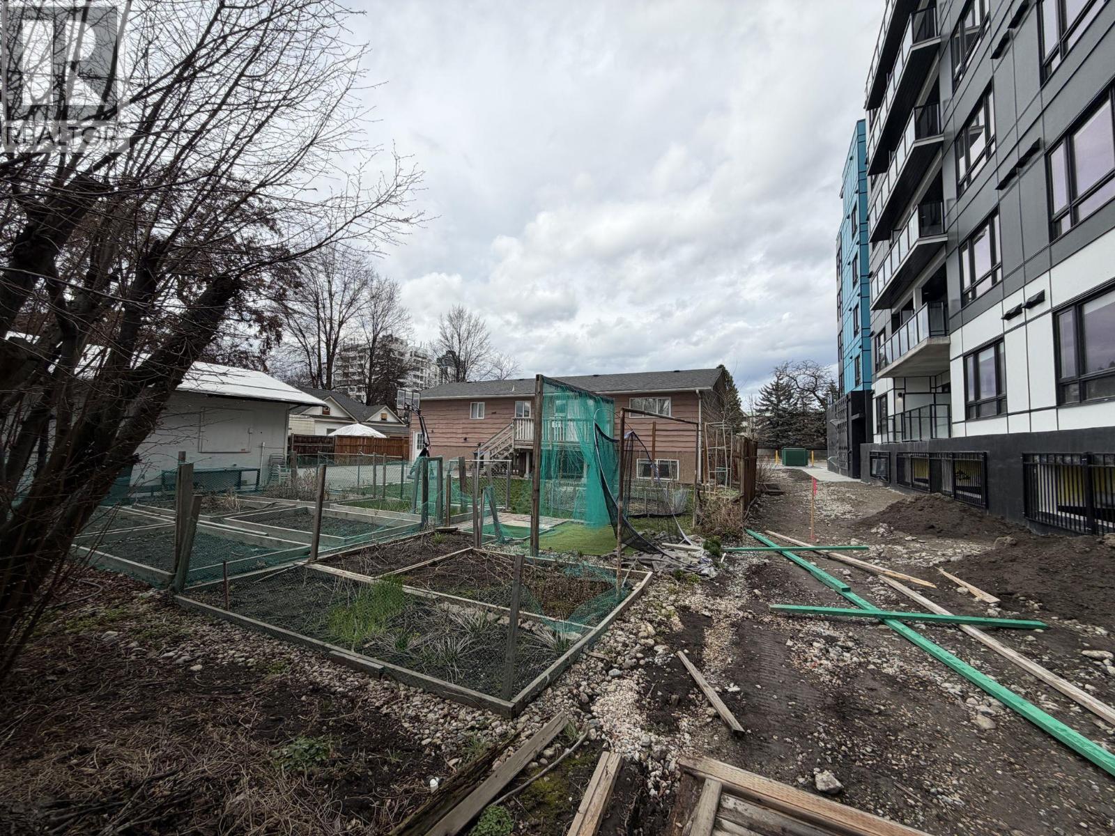 787-789 HARVEY Avenue, Kelowna