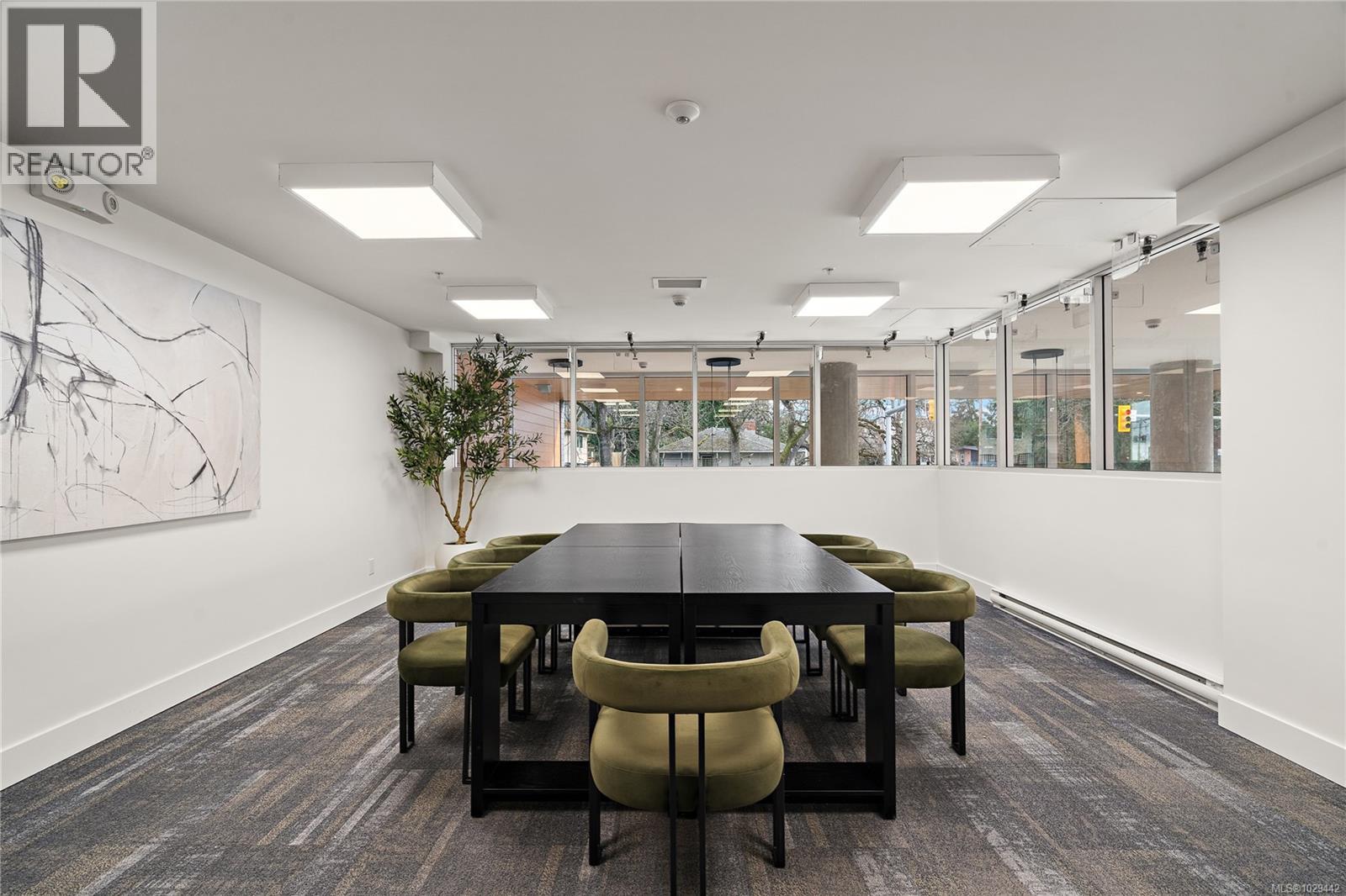 205 1102 Esquimalt Road, Esquimalt