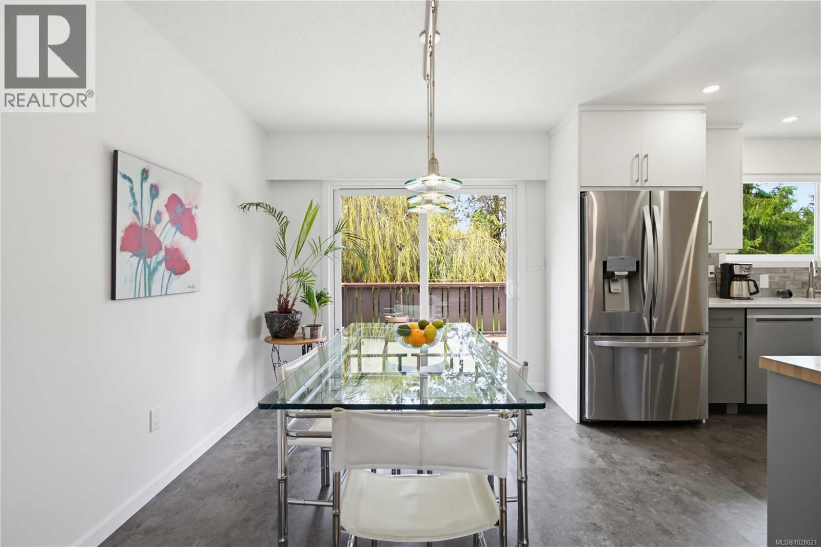  9552 Sharples Road, Sidney